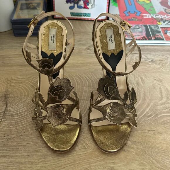 Vintage Women's Prada Milano Leather Gold Leaf High Heels Size 35.5 EU / 5 US - Picture 1 of 5